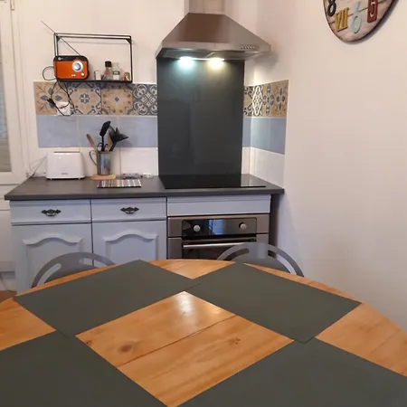 בית נופש Neflier Ménesplet